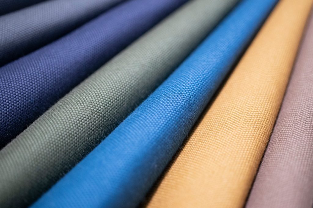 帆布(はんぷ)生地とは？キャンバス生地との違いや生地を選ぶポイントを  